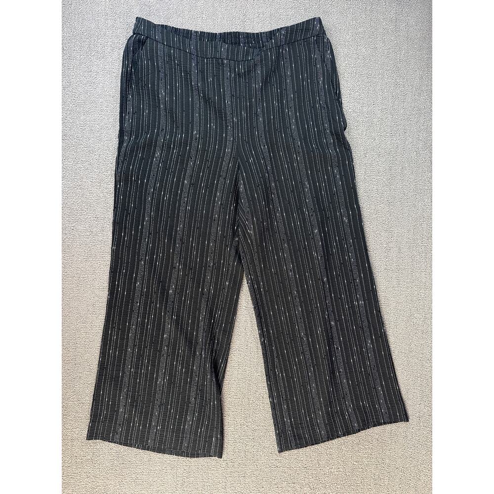Chicos Pull On Pant Relaxed Wide Leg Cropped Business Casual Black Size 14